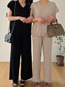 Embossed Line Pattern V-neck Top & Garter Pants Knitted Oversize 2 in 1 Coords Terno Set