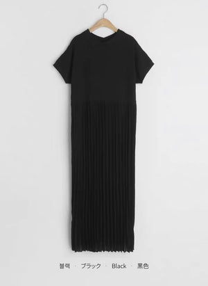 Collar Neck Knitted Oversize Pleated Dress