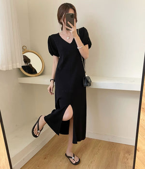 Front Slit Pleated Puff Sleeve V-neck Oversize Knitted Dress
