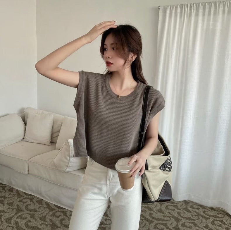 Side Slit Round Neck Oversize Knitted Top