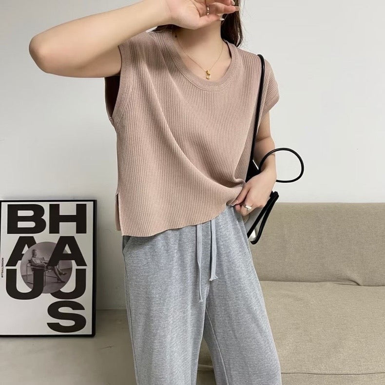 Side Slit Round Neck Oversize Knitted Top