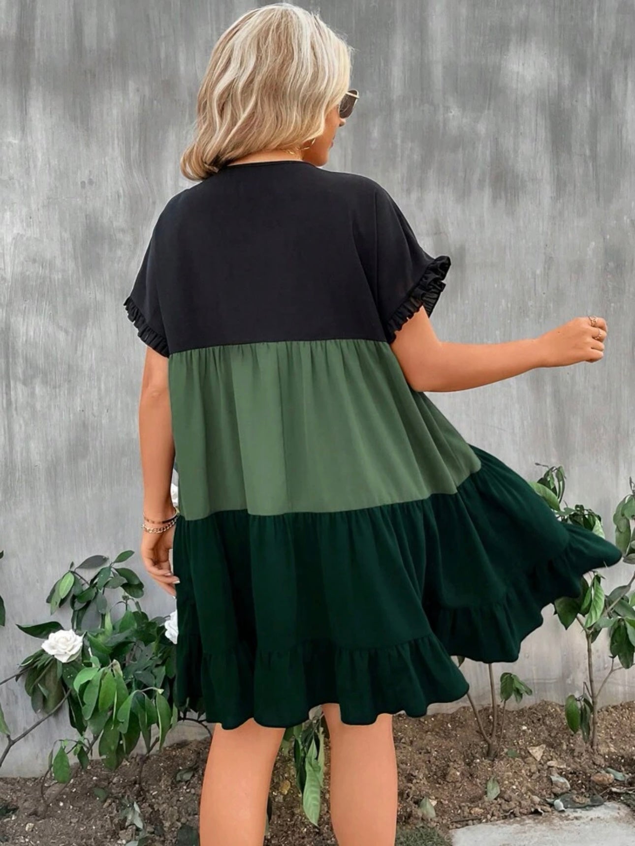 Color Block Batwing Ruffle Sleeve V-neck Plus Size Dress