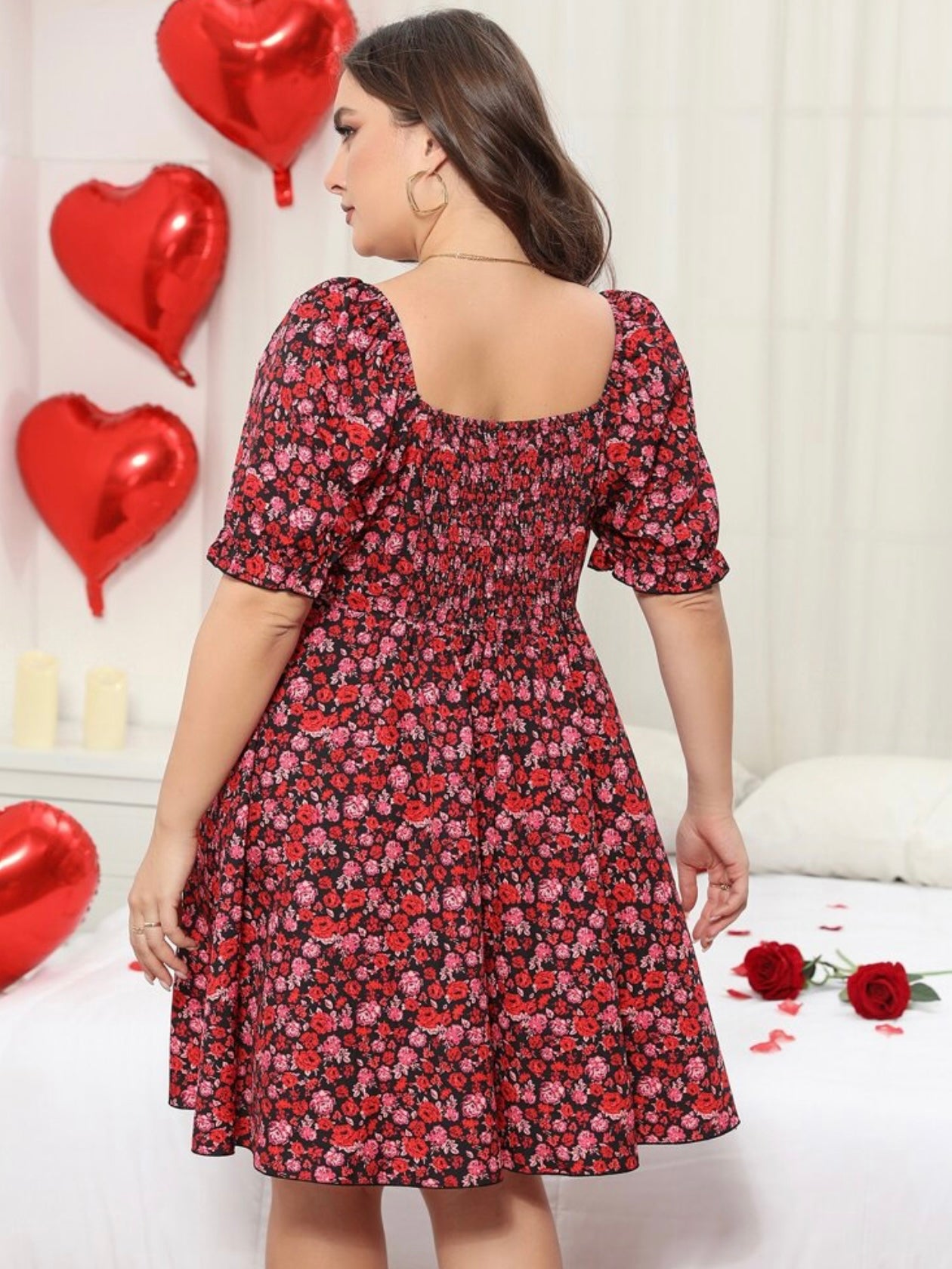 Shirred Back V-neck Elastic Sleeve Plus Size Red Floral Dress