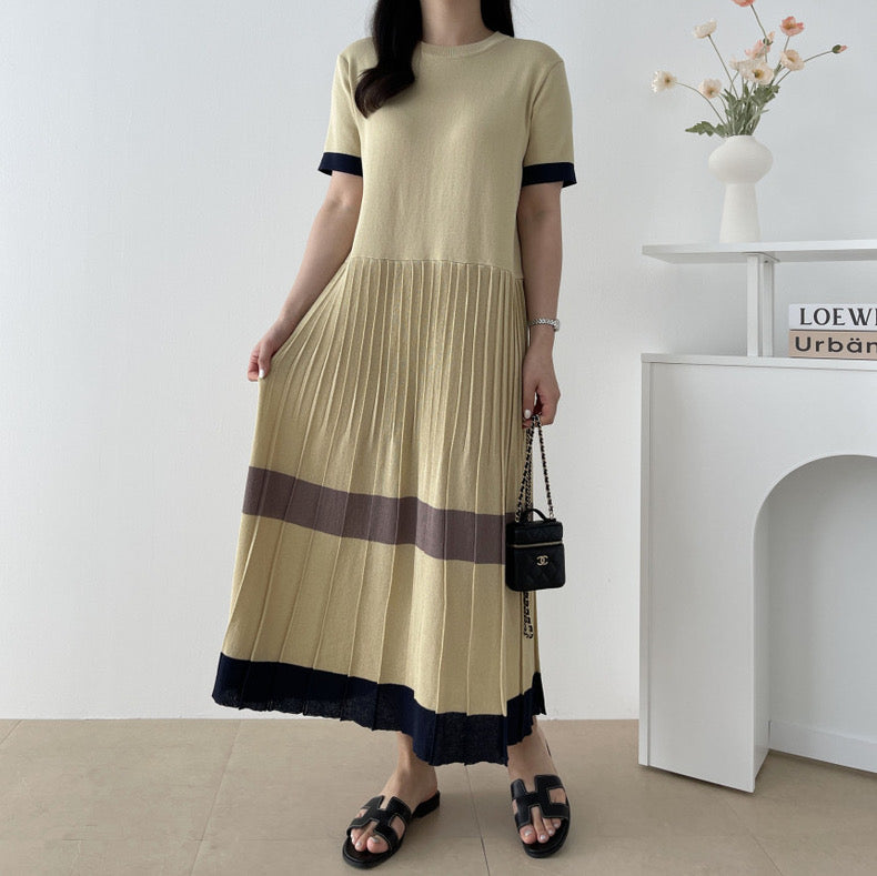 Color Trim Pleated Knitted Oversize Dress