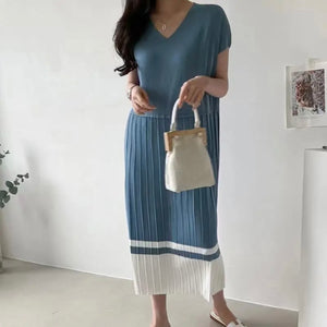 Two Tone V-neck Pleated Bottom Oversize Knitted Dress