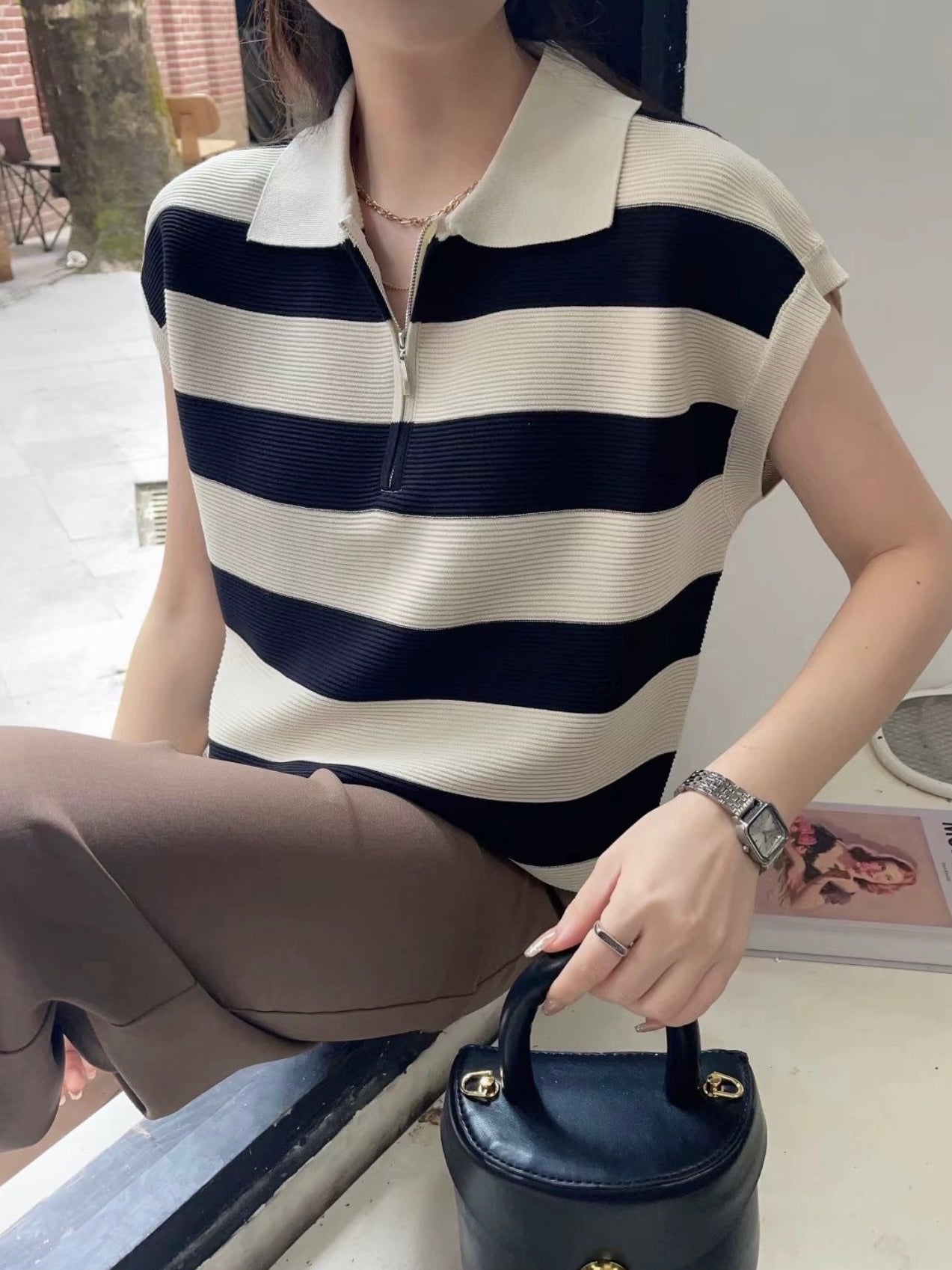 Zipper-up Collar Neck Stripe Pattern Oversize Knitted Top