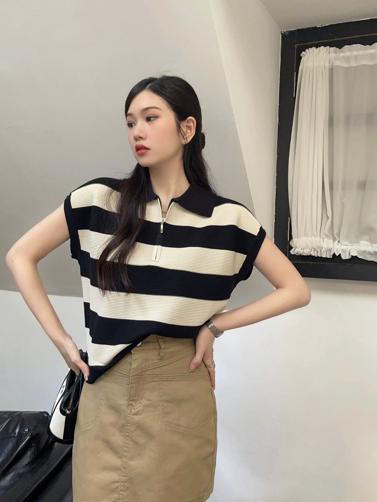 Zipper-up Collar Neck Stripe Pattern Oversize Knitted Top