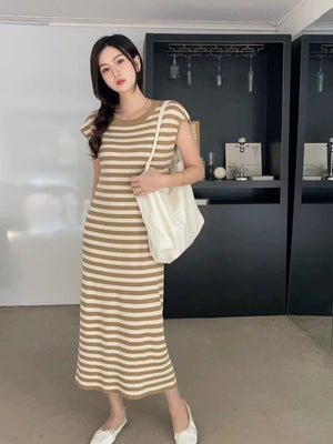 Slit Back Round Neck Stripe Knitted Dress