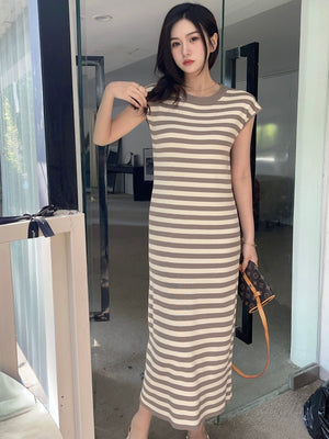 Slit Back Round Neck Stripe Knitted Dress