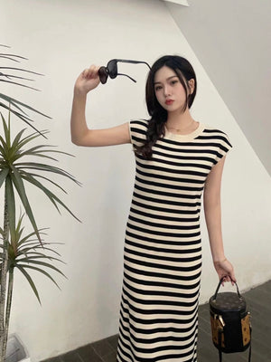 Slit Back Round Neck Stripe Knitted Dress