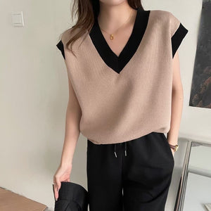 V-neck Batwing Sleeve Two Tone Oversize Knitted Top