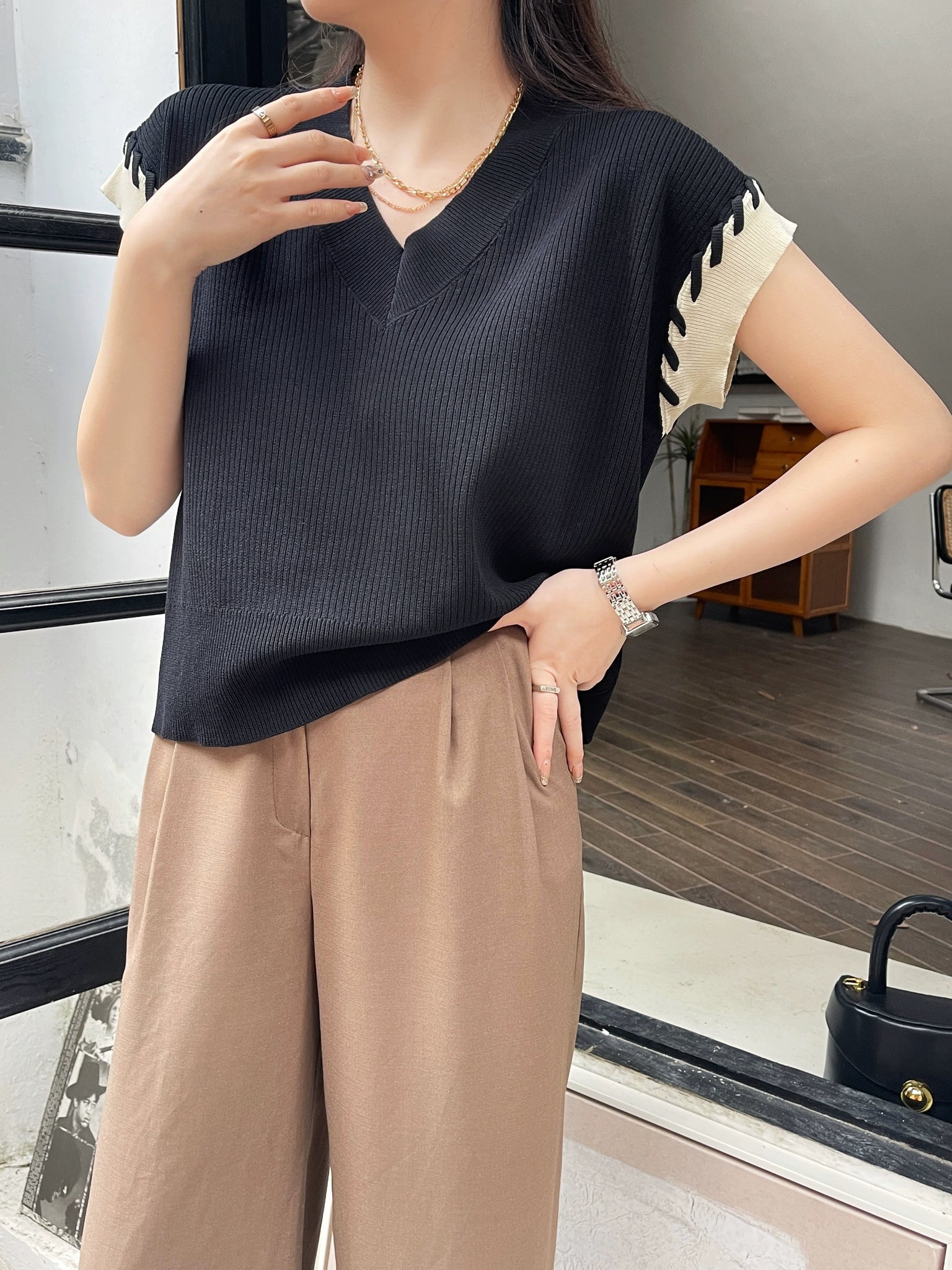 Braided 2 Tone Sleeve V-neck Oversize Knitted Top