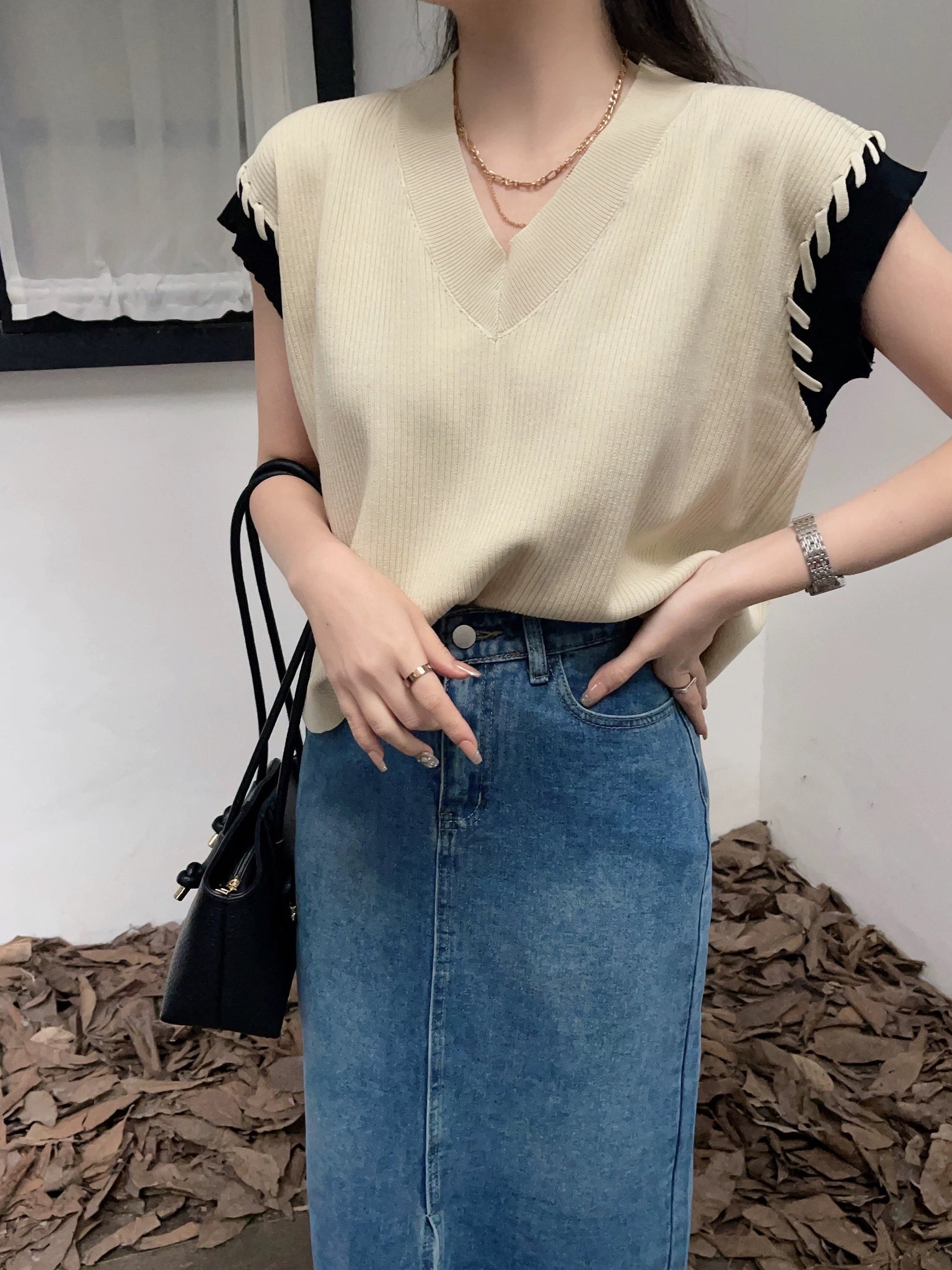 Braided 2 Tone Sleeve V-neck Oversize Knitted Top