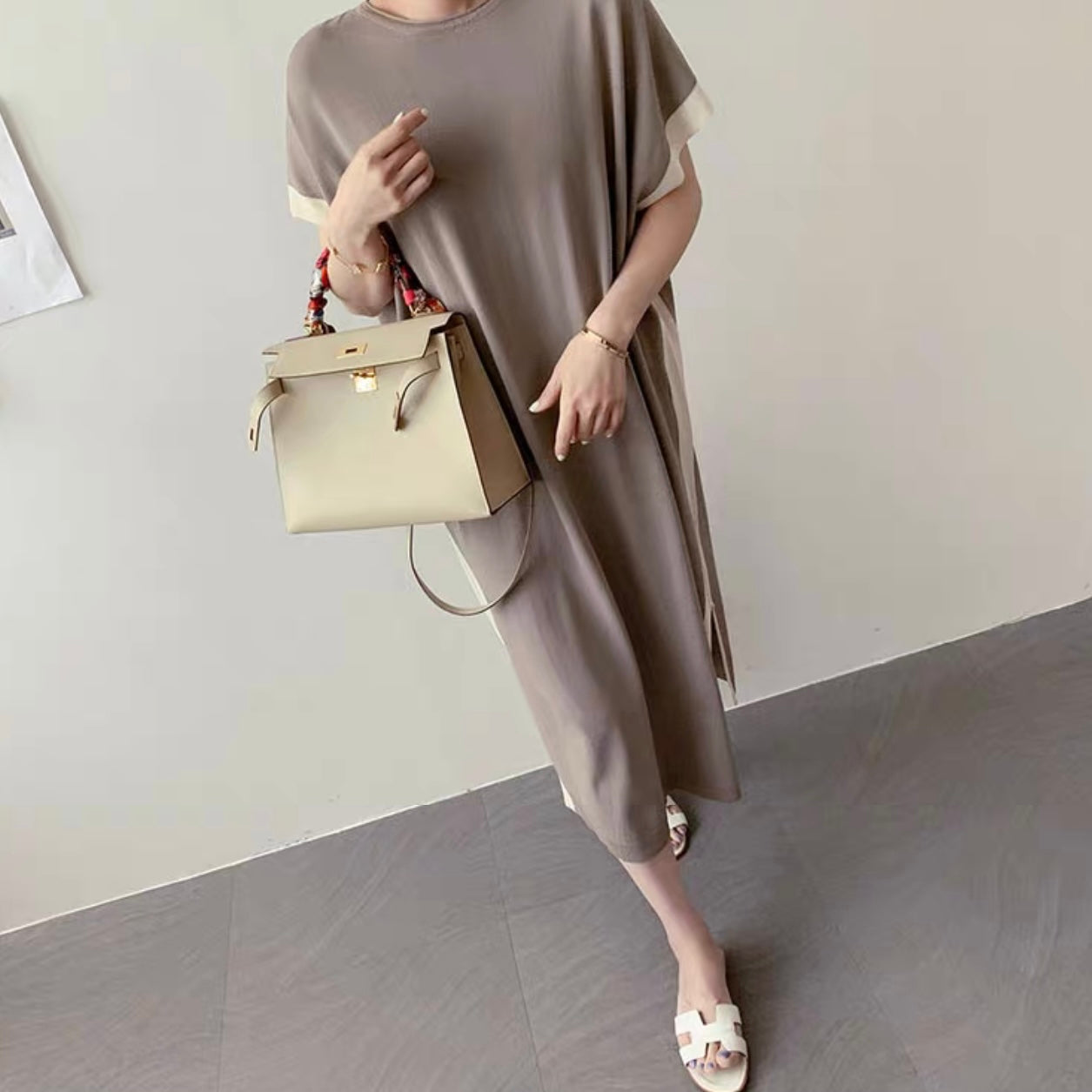 Side Slit Two Tone Round Neck Oversize Knitted Dress