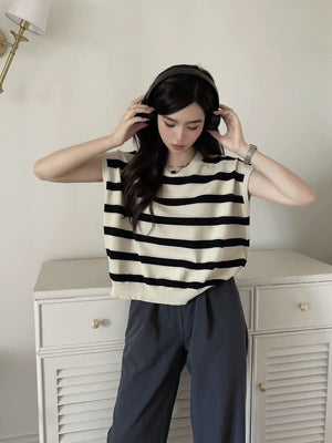 Embossed Stripe Pattern Oversize Knitted Top