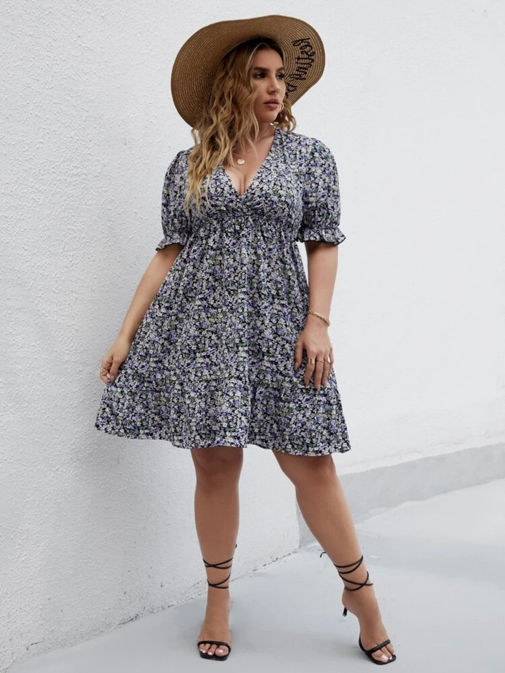 Ditsy Floral Surplice V-neck Elastic Sleeve Plus Size Dress