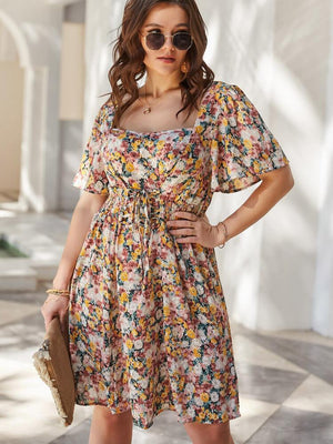 Lace-up Shirred Waist Sweetheart Neck Floral Plus Size Dress