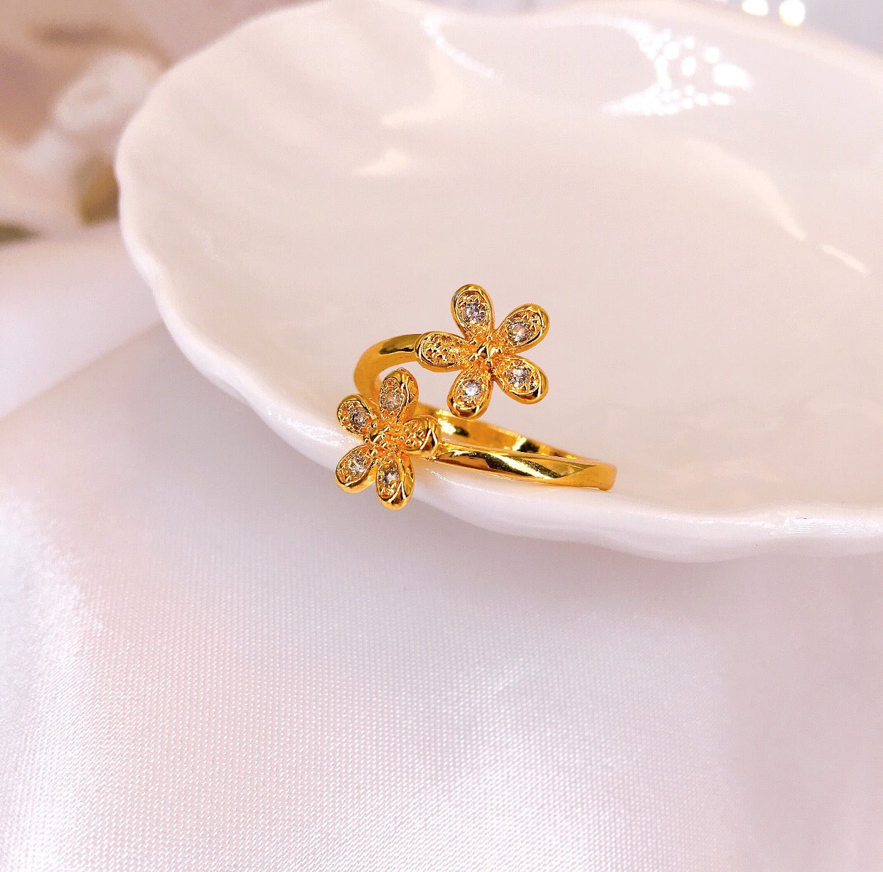 18K Bangkok Gold Manmade Diamond Inlaid Adjustable Ring